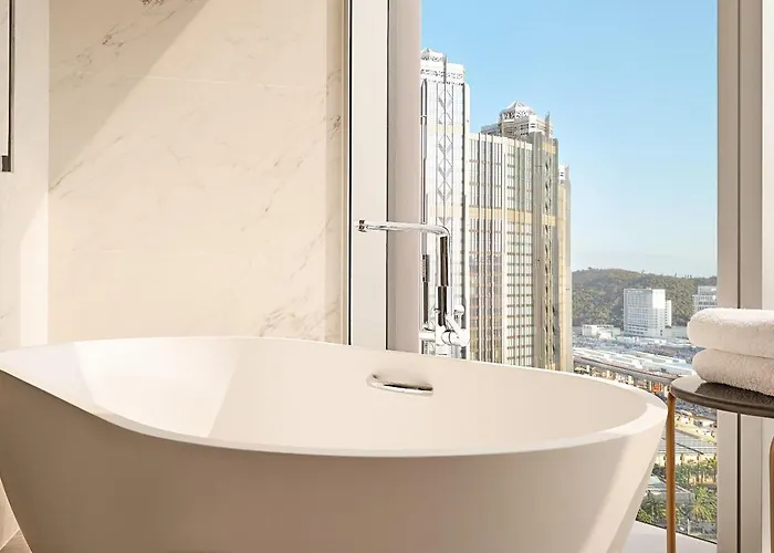 - Epic Tower Hotel 5*