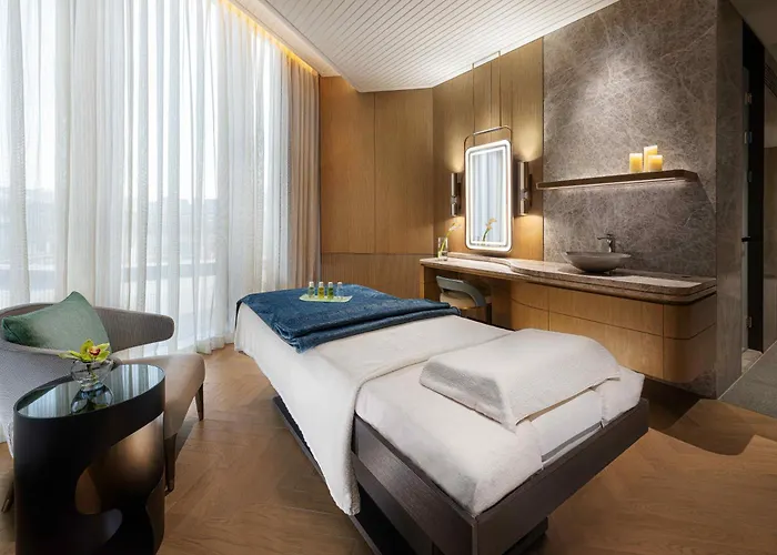 - Epic Tower Hotel 5*