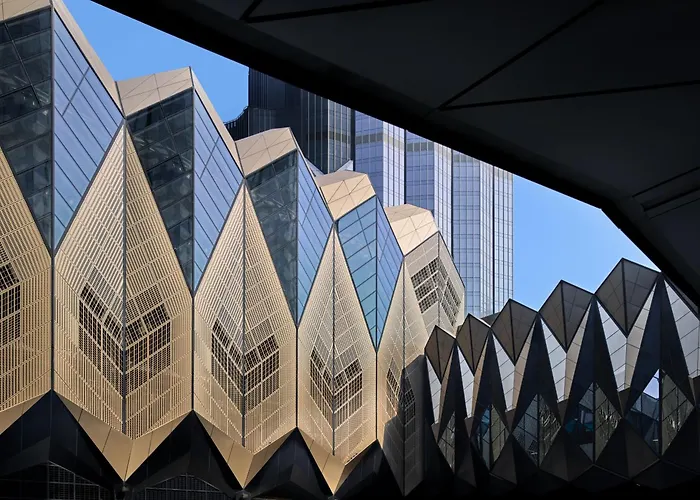 - Epic Tower 5* Macau