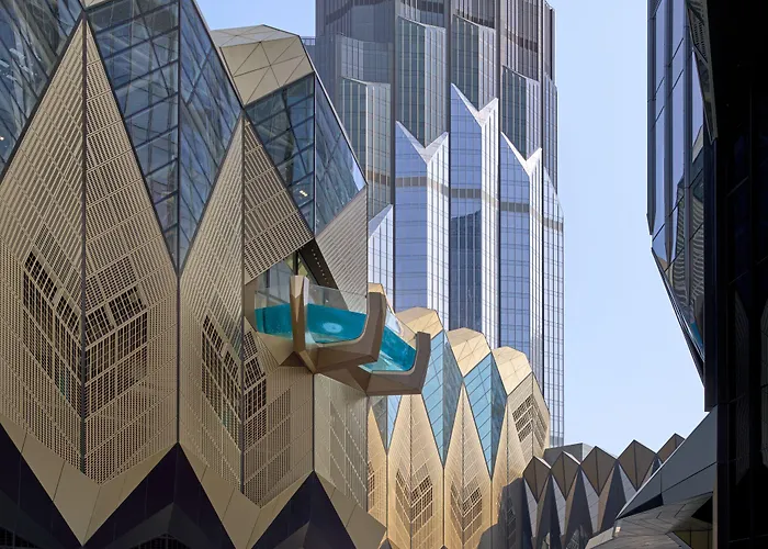 - Epic Tower 5* Macau